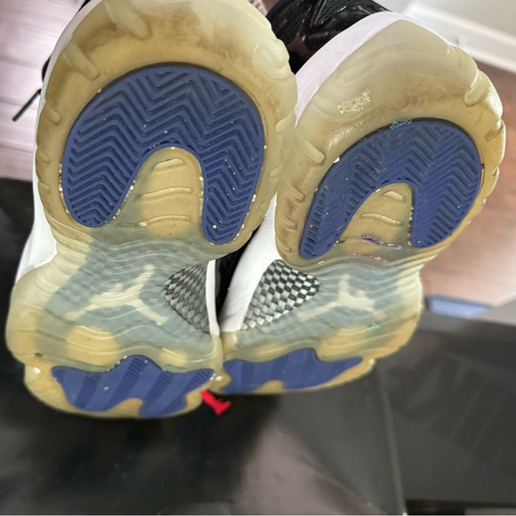 AIR JORDAN 11 RETRO LOW IE - Picture 5 of 11